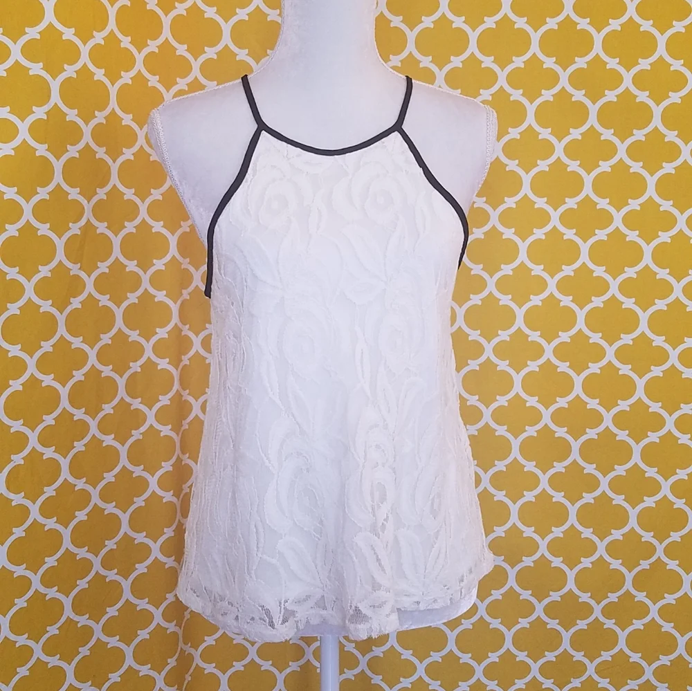 NWOT- SEXY MONTEAU IVRY LACE W/BLACK TRIM TANK TOP - Picture 1 of 8